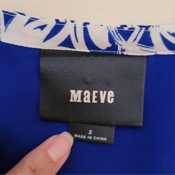 Maeve Anthropologie Mixed Boquet Floral Sleeveless Silk Blouse Size 2 - Picture 4 of 5